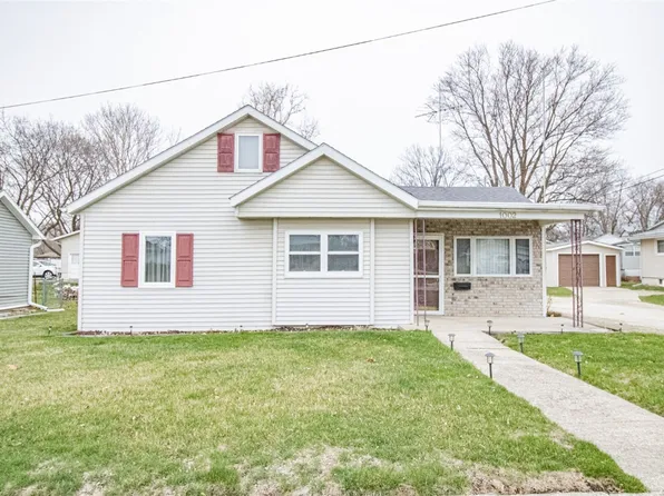 1002 E 1st St, Anamosa, IA 52205