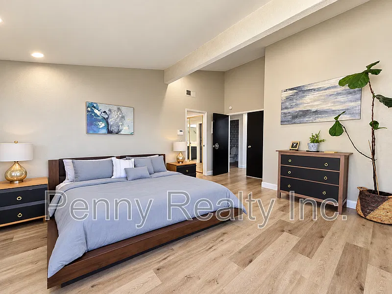 5 bed, 2.0 bath, 3390 sqft, $5,295 — Photo 3