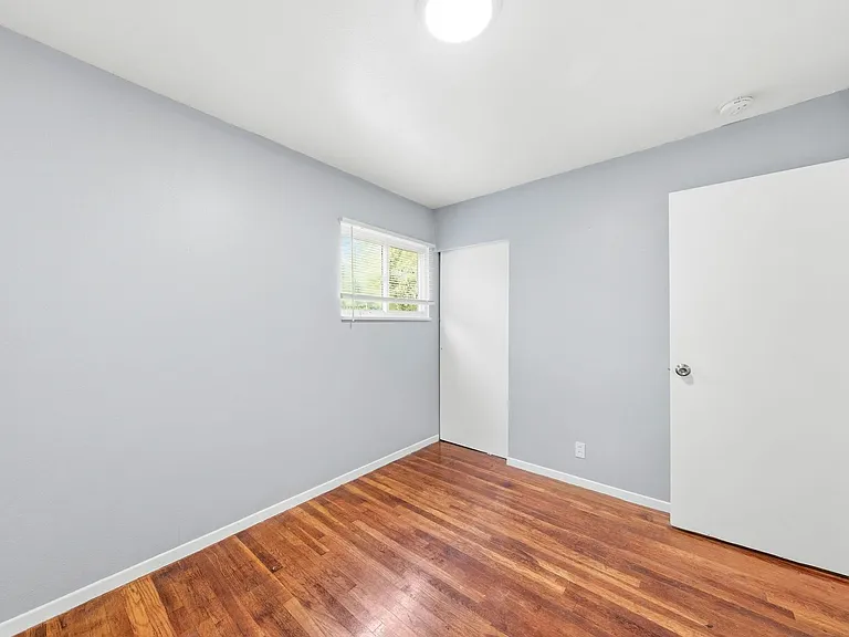 10700 Spring Garden Dr — Photo 25