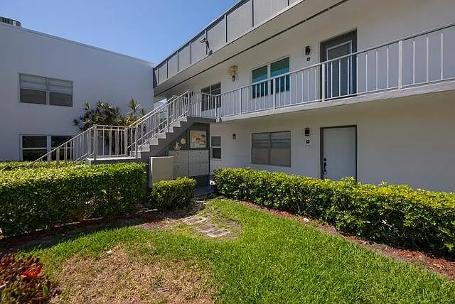 Building Photo - 394 Normandy Ln #I