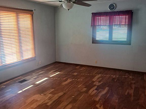 4th image of 660 E Lake Ave