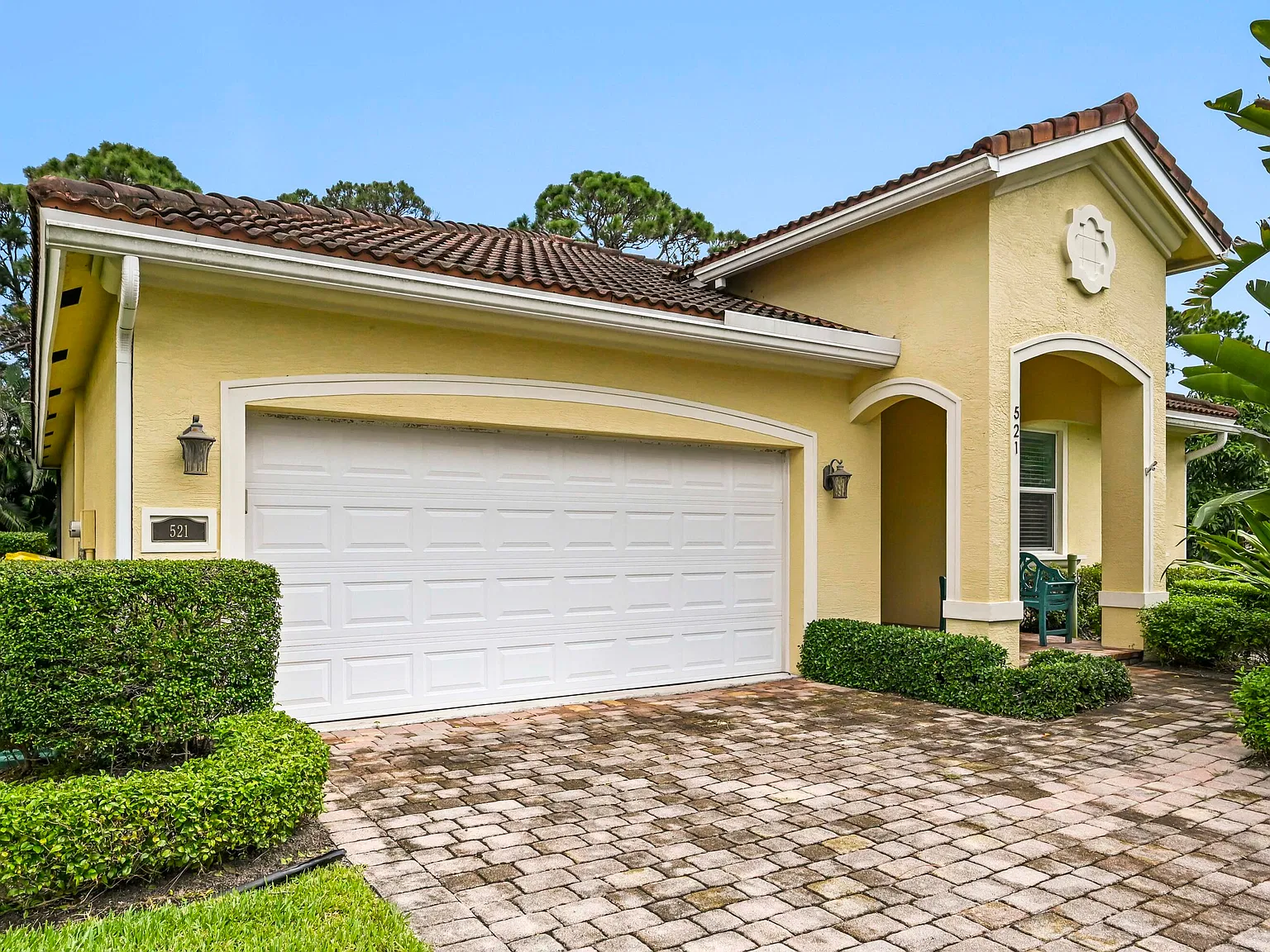 3 bed, 2.0 bath, 1814 sqft, $5,000 — Photo 3