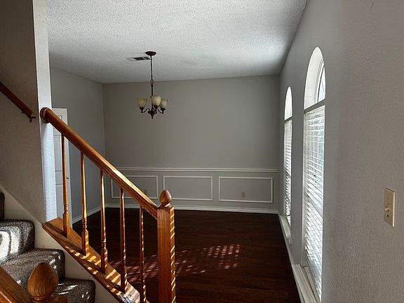 5th image of 2210 Dana Dr