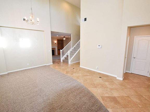 4th image of 633 Laugenour Dr