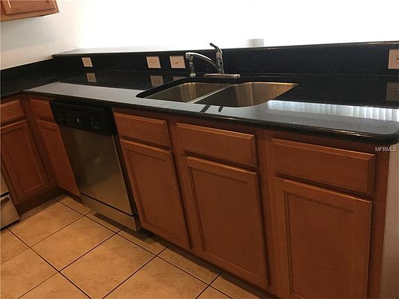 5th image of 1046 La Mirada Ct