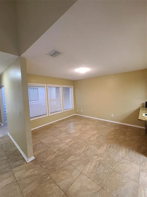 3 bed, 2.0 bath, 1700 sqft, $2,450 — Photo 4