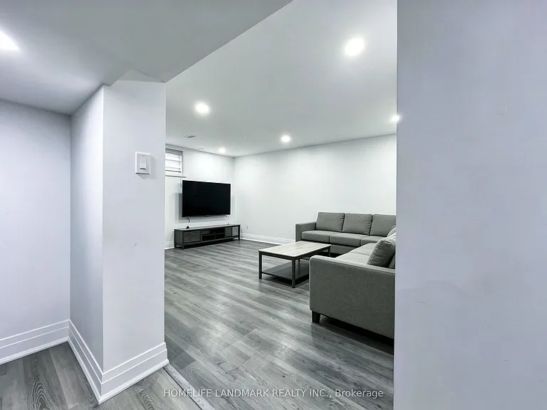 181 Maple Ave #LOWER — Photo 11