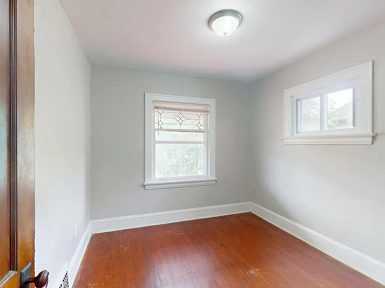 9715 Plymouth Ave — Photo 34