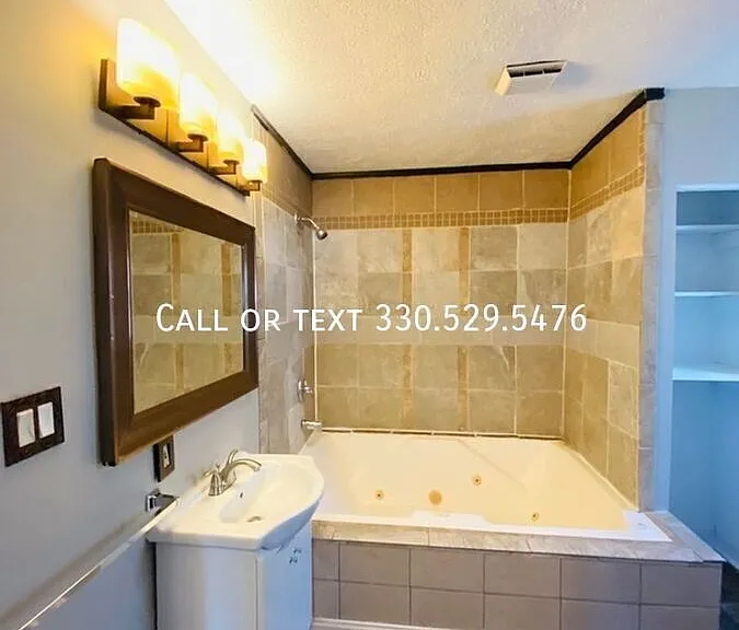 1421 Piper Ct NW — Photo 8