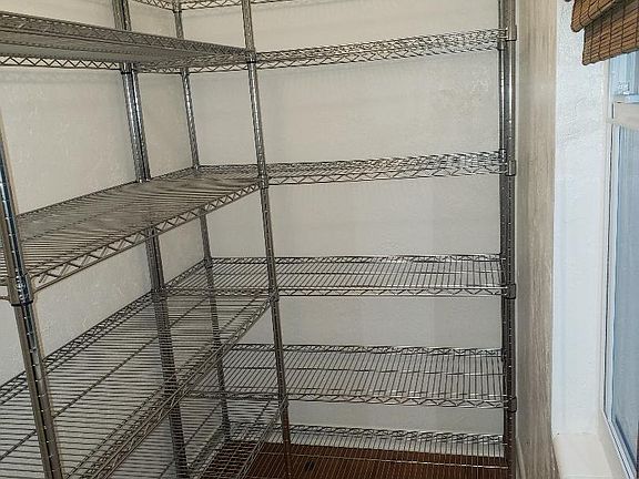 Walk-in Pantry