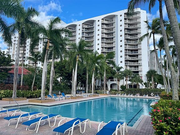 2nd image of 3610 Yacht Club Dr APT 514