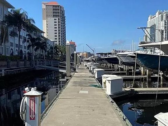 4th image of 13 Crimson Harbour Marina Bay #15