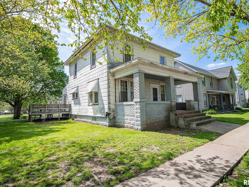 1st image of 208 S Lilac St