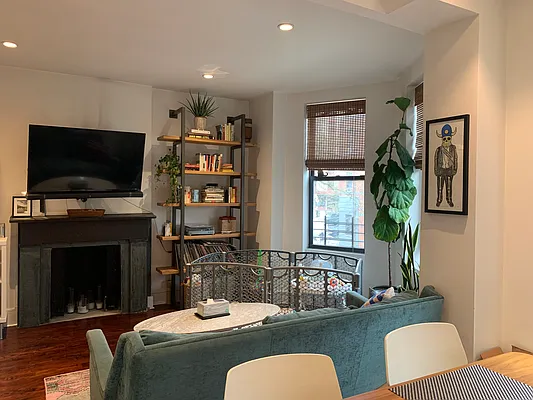 Rented by Compass | media 19