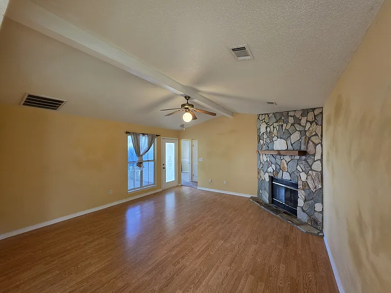 148 Meadowbrook Ct — Photo 5