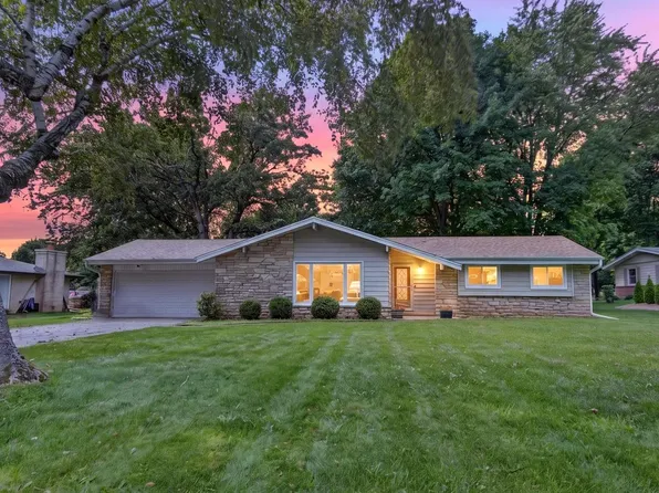 3830 Lakeview DRIVE, Mount Pleasant, WI 53403