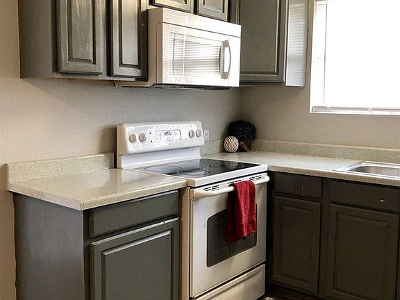 5th image of 4109 Thelma Dr