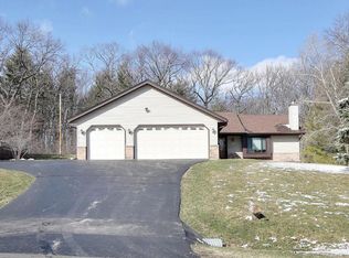 N51W27620 N Willow Creek Dr, Pewaukee, WI 53072