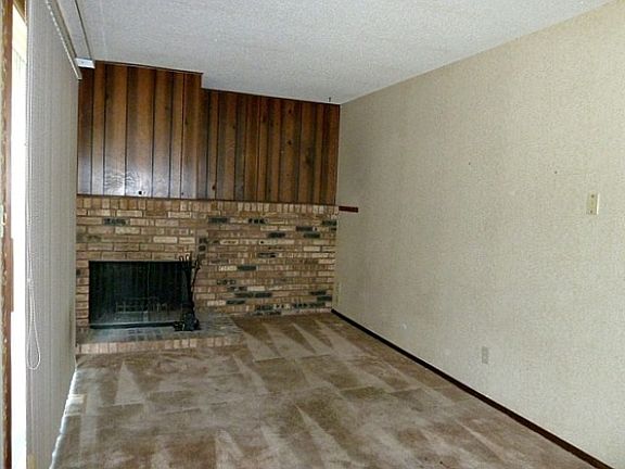 2nd image of 140 Northville Dr