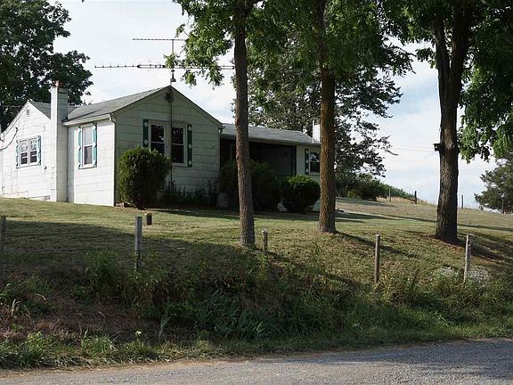 2nd image of 145 Drainage Divide Ln