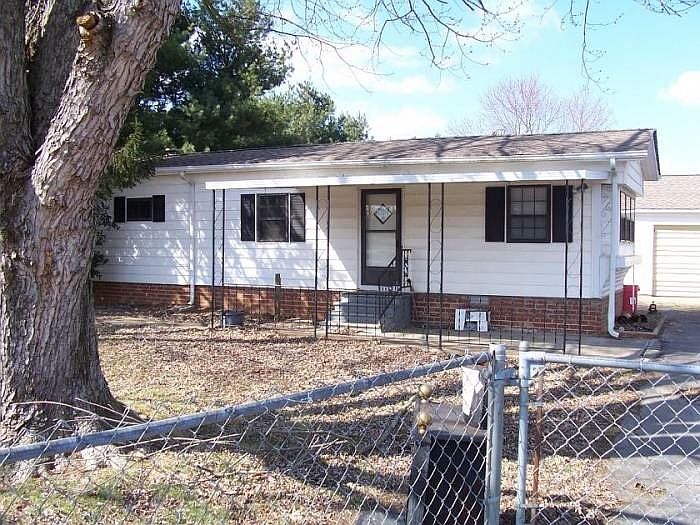 1st image of 113 Frontier Dr