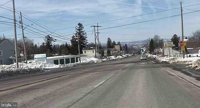 2nd image of 7985 Admiral Peary Hwy