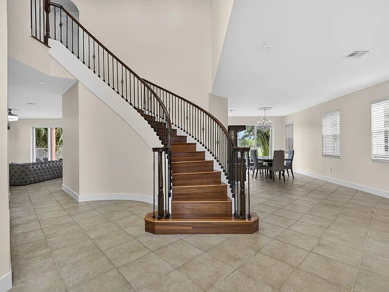 1724 Annandale Cir — Photo 10