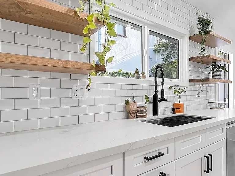 2 bed, 932 sqft, $3,800 — Photo 3