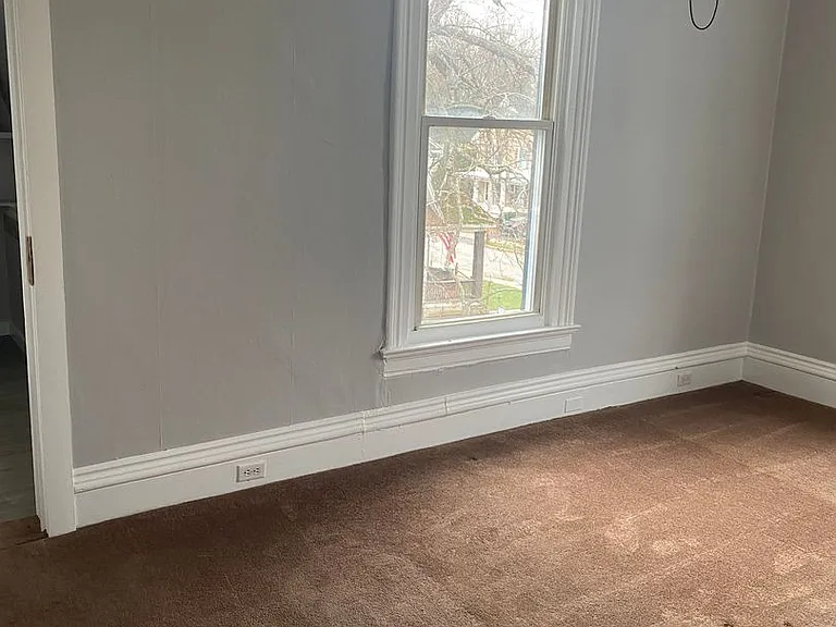 240 W Main St — Photo 5