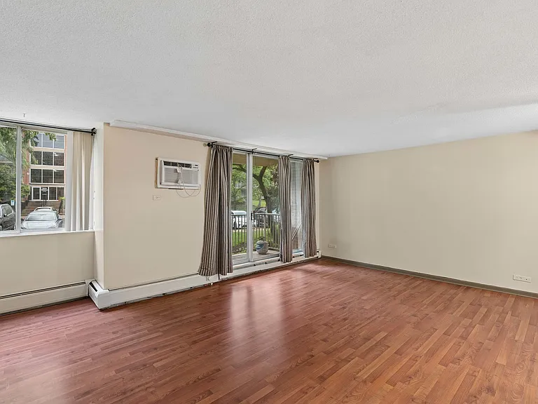 2211 S Stewart Ave #1A — Photo 7