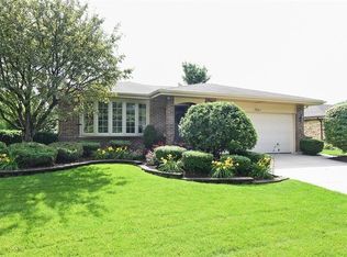 7801 Lyman Ave, Darien, IL 60561