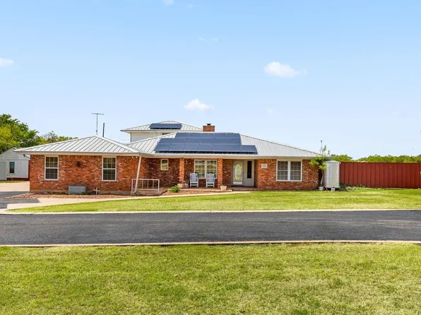 402 Fm 369 N, Iowa Park, TX 76367