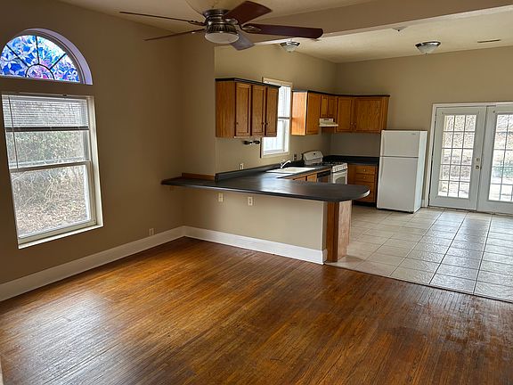 4th image of 509 N Ann St