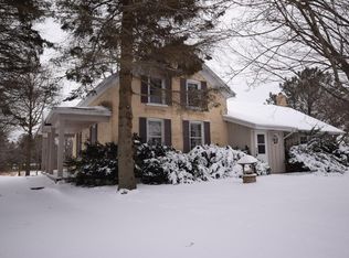 8539 Sandy Ridge Rd, Kewaskum, WI 53040