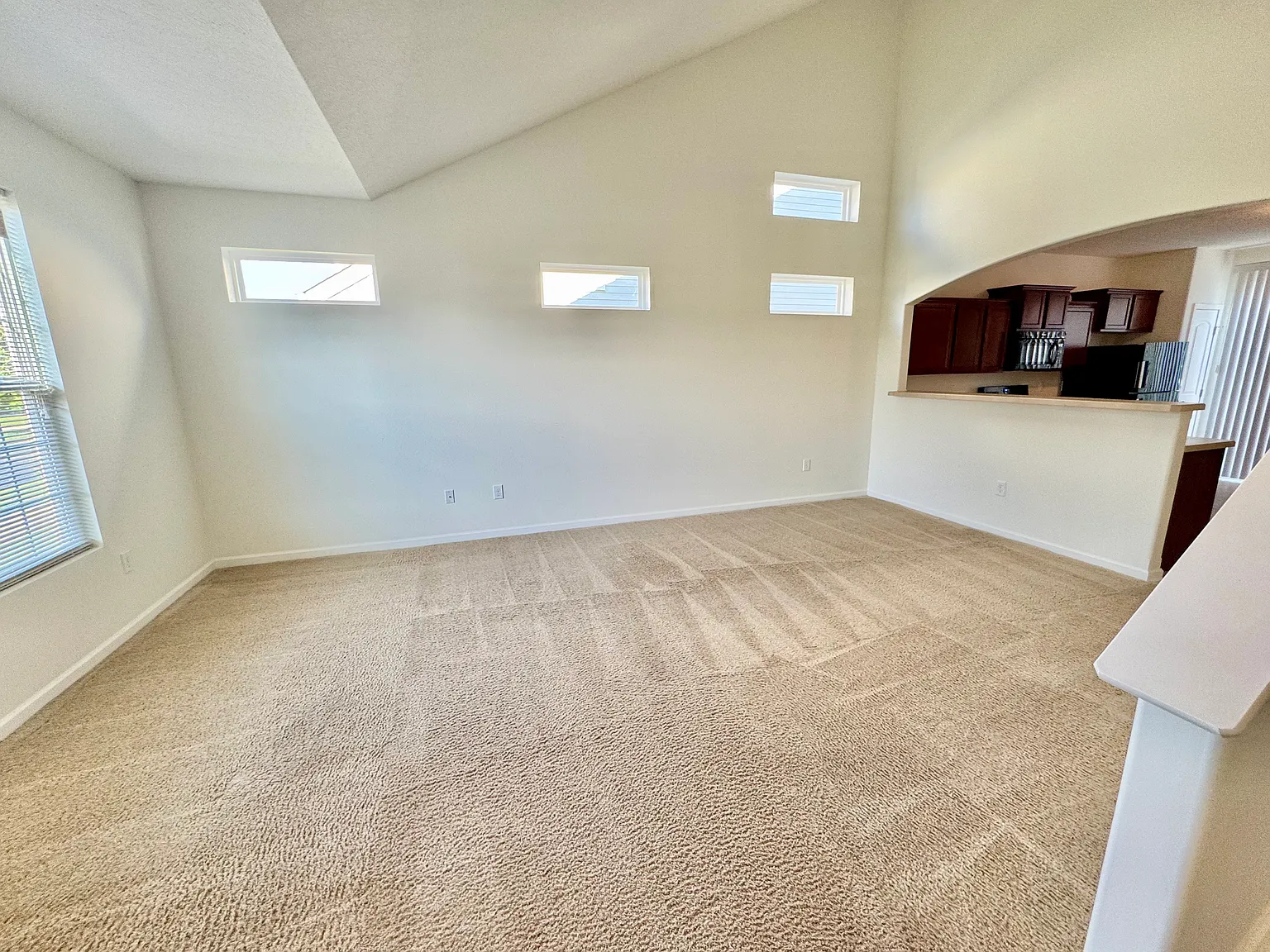 3 bed, 2.5 bath, 1428 sqft, $2,350 — Photo 3
