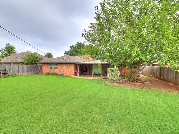 4th image of 2504 NW 115th Pl