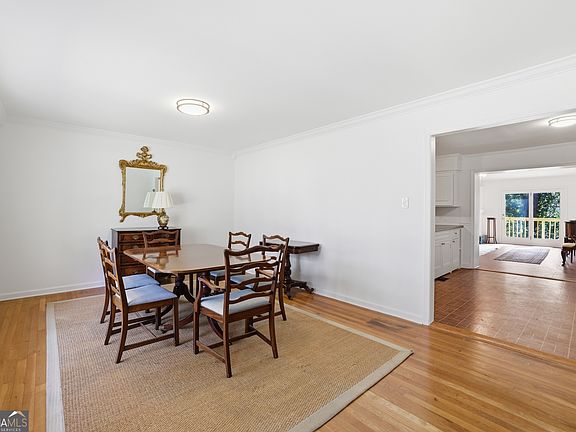 3rd image of 2685 Warwick Cir NE