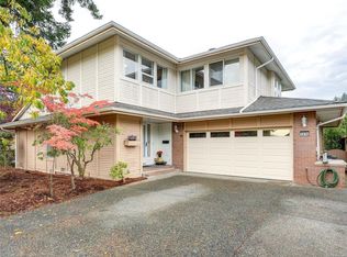 1010 Scottswood Ln, Saanich, BC V8Y 2Y2