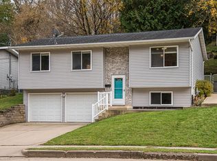 1390 Kaufmann Ave, Dubuque, IA 52001