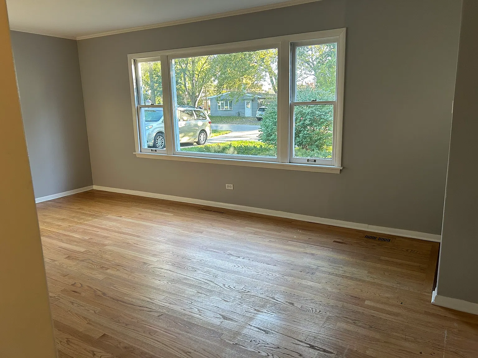 4 bed, 1.5 bath, 1364 sqft, $2,500 — Photo 2