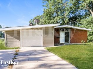 1211 NE 67th St, Gladstone, MO 64118