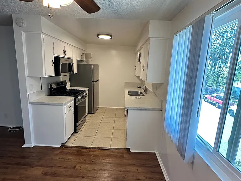 700 E Holly Ave — Photo 9
