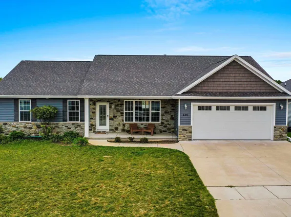 536 Pebblestone Cir, Hobart, WI 54155