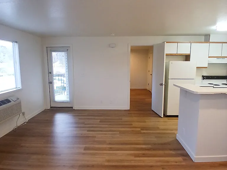 Parkhill Apartments — Photo 15