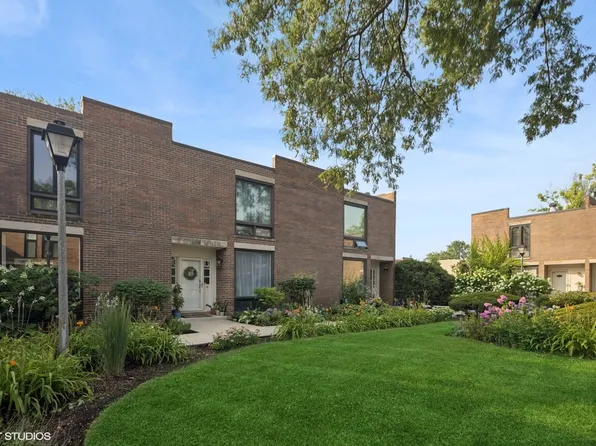 14 Birch Tree Ct, Elmhurst, IL 60126