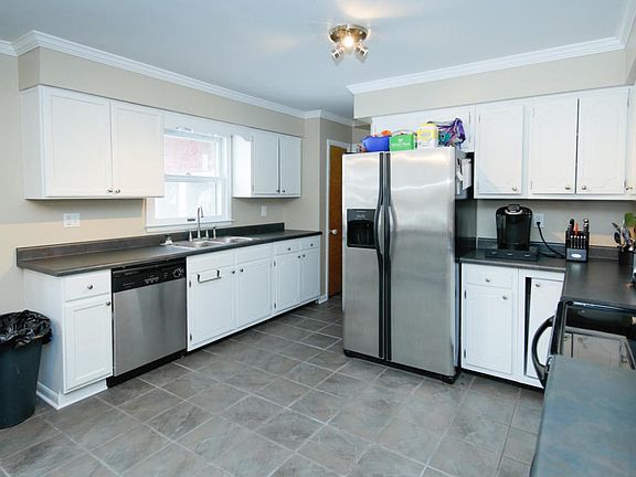 33242 Thelma-105