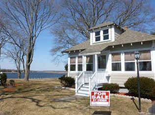 39 Sunset Dr, Barrington, RI 02806