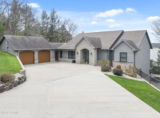 18028 Bayview Ln, Rocky Mount, MO 65072