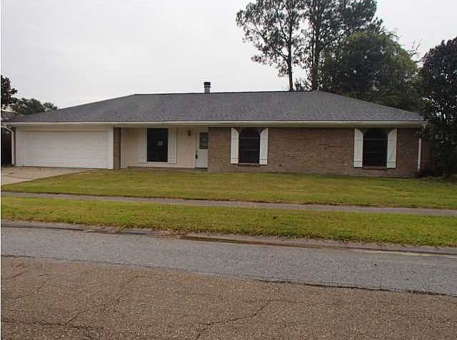 1st image of 303 Orgeron Dr
