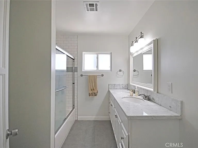 10622 Zelzah Ave — Photo 21